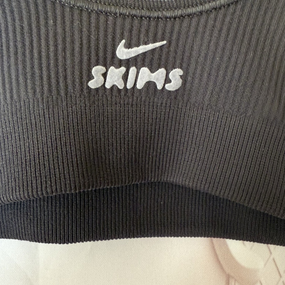 NWT SKIMS X Nike Ribbed Seamless Micro Scoop Bra Sz S Obsidian/Armor - Picture 5 of 11